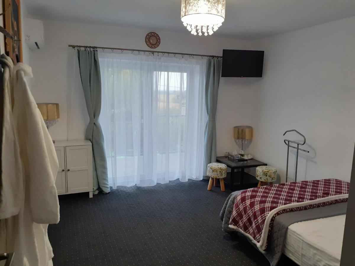 Salcia Otel Tasnad Dış mekan fotoğraf