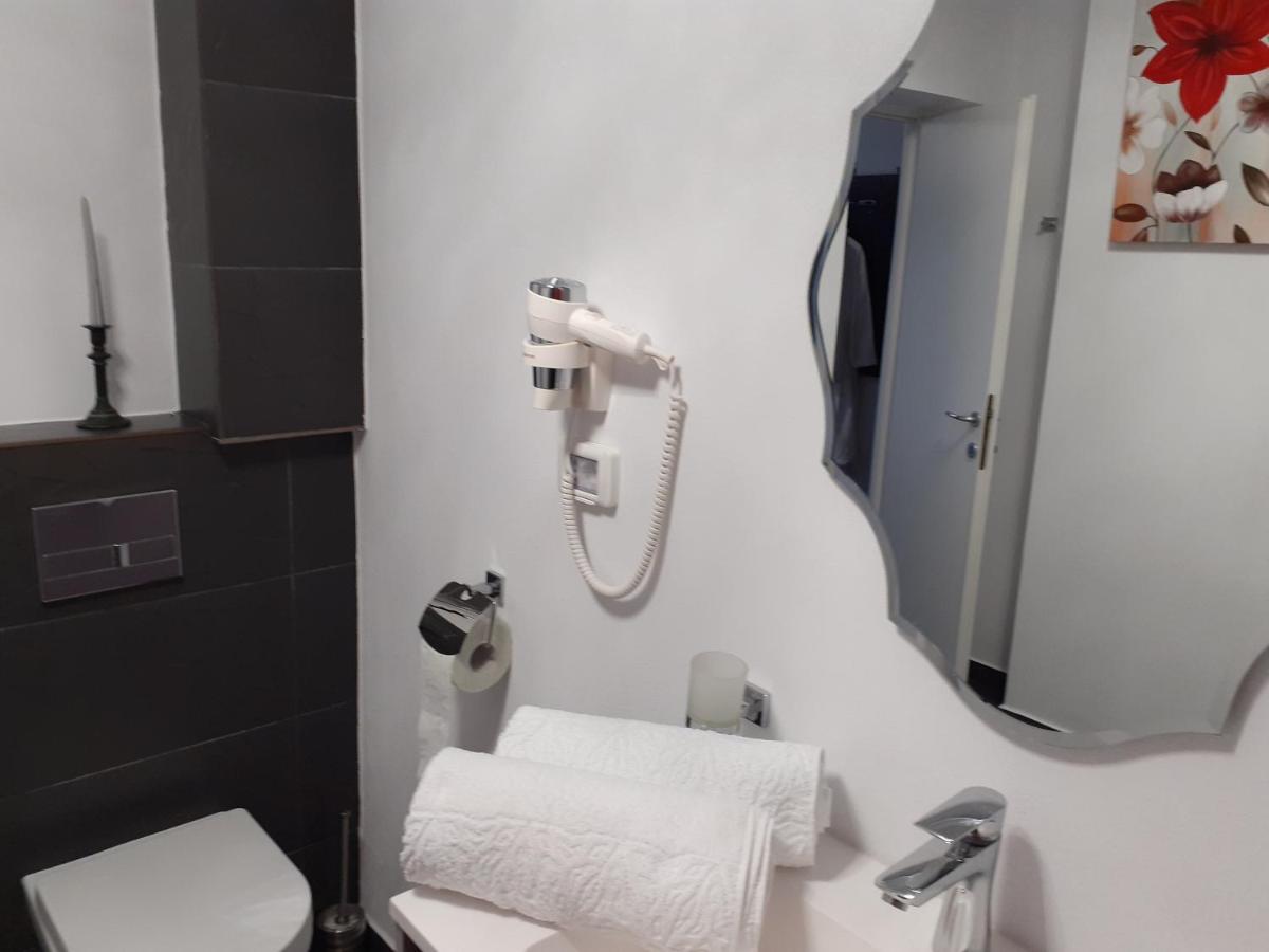 Salcia Otel Tasnad Dış mekan fotoğraf