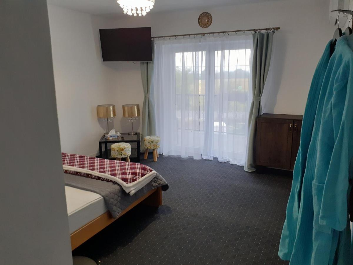 Salcia Otel Tasnad Dış mekan fotoğraf