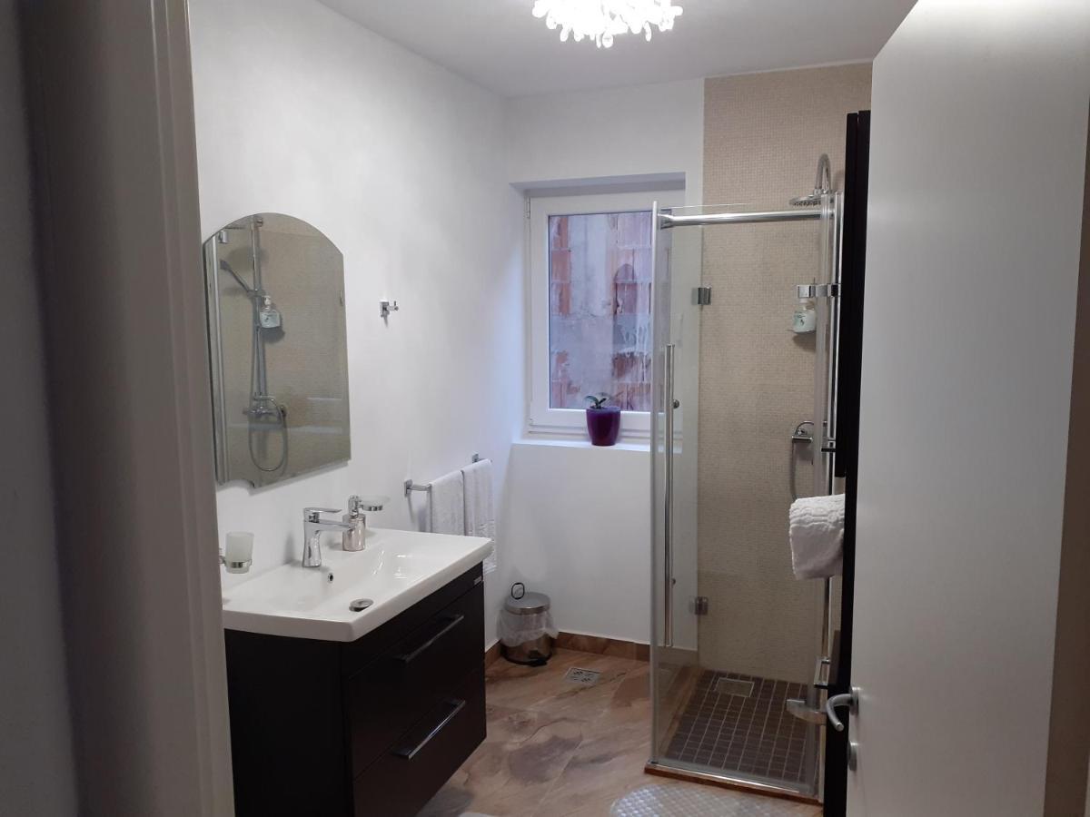 Salcia Otel Tasnad Dış mekan fotoğraf