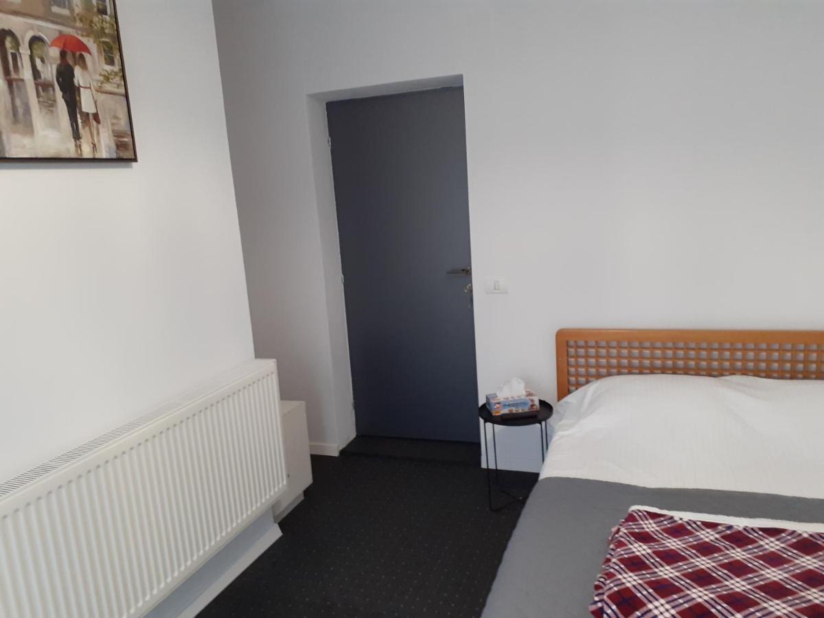 Salcia Otel Tasnad Dış mekan fotoğraf